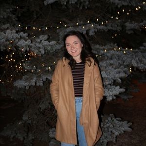 Meet your Posher, Chloe